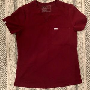 Preowned burgundy FIGS scrubs set, sz Small/Tall